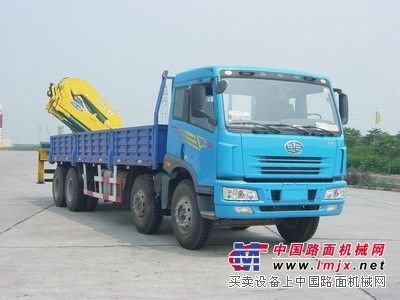 東風153后八輪隨車吊廠家報價及運輸服務全解析